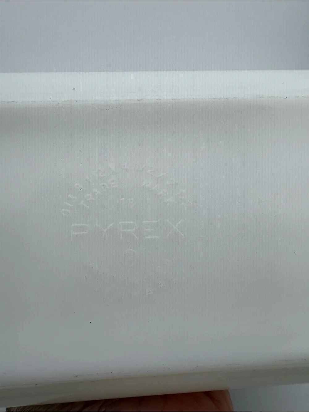 Pyrex 913 Snowflake Garland Loaf Pan 8.5x4.5x2.5